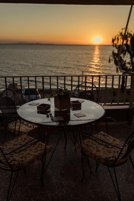 The Waves Apartment Monodhendrion ภายนอก รูปภาพ